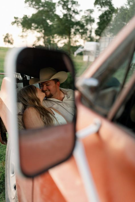 Couples Photoshoot Horses, Couple Tractor Pictures, Rodeo Engagement Pictures, Tractor Engagement Photos, Engagement Pictures With Truck, Country Engagement Photos Ideas, Engagement Photos Farm Country, Pictures With Trucks Photo Ideas, Tractor Engagement Pictures