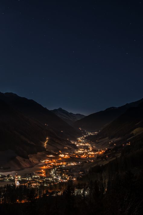 lights near hills photography #mountains #night #building #sky #5K #wallpaper #hdwallpaper #desktop Birds Eye View Photography, Pretty Phone Backgrounds, Infinity Wallpaper, City Shoot, Mountain Images, Mountain City, Beautiful Night Images, Anime City, Night Landscape