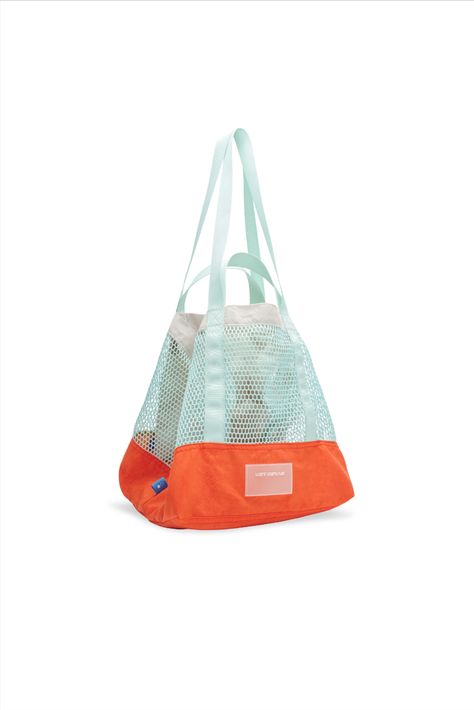 Made from a mix of mesh and structured nylon, this roomy carryall bag features a mix of materials and a large product label on the front. Designed with two handle lengths for hand and shoulder carry, The Carnival Bag is also reversible with a contrast inner base. It is packable into its large inner pocket and is finished with a contrast brand mark label stitched into the side. Beyond The Vines, Reversible Bag, Olive Tan, Brand Mark, Jelly Bag, The Carnival, Pretty Bags, Carry All Bag, Mesh Bag