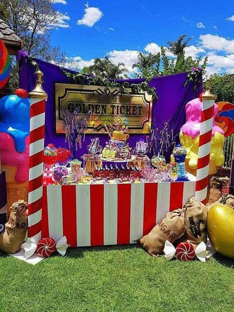 Wonka Birthday Party Ideas, Willy Wonka Birthday Party, Wonka Birthday Party, Willy Wonka Halloween, Chocolate Factory Party, Charlie Chocolate Factory, Willy Wonka Party, Candy Themed Party, Fiesta Tropical