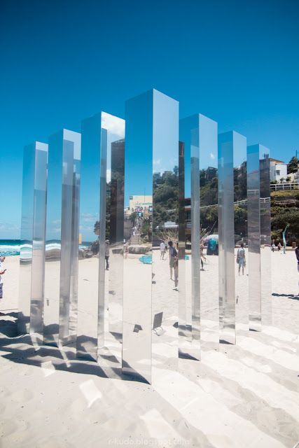 Outdoor exhibit, transformation, discovery, change in idea of space, walk in and out of GS and affect company, different materials, reflective, mirror outside - wood inside, color / fabric in the core; Kaleidoscope cube so Bondi Beach, Aust., by Alex Ritchie Cube Sculpture, Interaktives Design, Sea Sculpture, Art Making, Art Minimaliste, Sculpture Installation, Light Installation, Mirror Art, Minimal Art