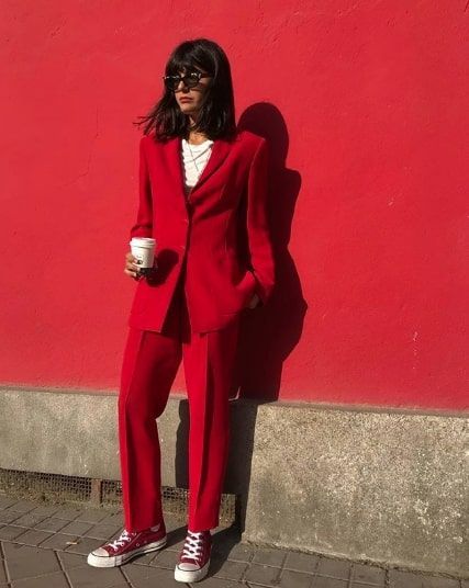 Red Converse Outfit, Red Tracksuit, Monochromatic Outfit, Red Suit, Outfits With Converse, Red Outfit, Red Fashion, Curvy Fashion, Holiday Outfits