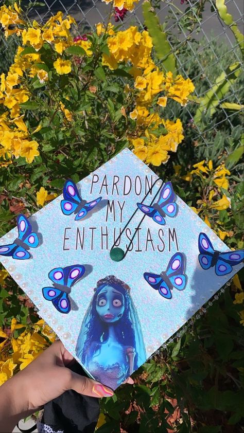 cristalcorday on instagram Graduation Cap Designs Tim Burton, Corpse Bride Graduation Cap, Tim Burton Graduation Cap, Nightmare Before Christmas Grad Cap, Mickey Mouse Graduation Cap, Batman Graduation Cap Ideas, Coraline Grad Cap, Goth Grad Cap, Graduation Cap Designs Movies