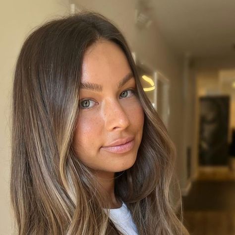 Tori Elyse on Instagram: "Out with the old —> IN WITH THE NEW 👸🏽 @chrissyhenricksenn Beige balayage for the cooler months. Swipe all the way —-> for the before. Formula : Lowlight : 7.31/8.3/7N @lorealpro Richesse Root shade : 6NB/ splash of 6N @redken #redkenshadeseq Gloss : 7NB/ 9P/ 7G @redken #redkenshadeseq Color x cut & clip ins @imtorielyse" Redken 6nb Shades Eq, 7nb Shades Eq, Beige Balayage, Face Goals, Redken Shades, Redken Shades Eq, 2024 Color, Colour Ideas, Hair Color And Cut