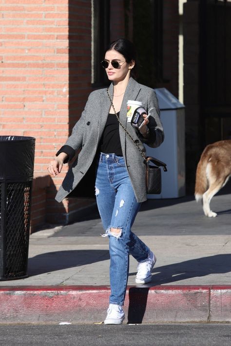 Lucy Hale 2022, Lucy Hale Casual Outfits, Lucy Hale Street Style, Lucy Hale Style Outfits, Lucy Hale Outfits, Lucy Hale Style, Celebrity Casual Outfits, Jeans Outfit Women, Casual College Outfits