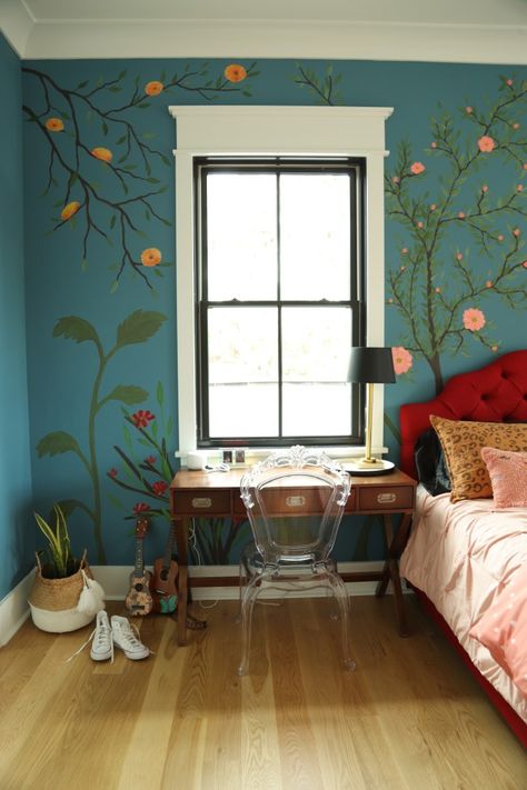 Shared Girls Room, Flower Bedroom, Room Wall Painting, Happy Friday Friends, Bedroom Murals, Out Of My Comfort Zone, Accent Wall Bedroom, Girl’s Room