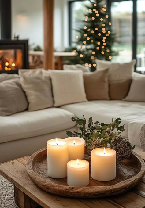 Minimalist Christmas Decor Ideas, Ideas Decoracion Navidad, Christmas Coffee Table, Minimalist Holiday Decor, Christmas Coffee Table Decor, Christmas Dining Table Decor, Christmas Decorations Apartment, Minimalist Christmas Decor, Hygge Christmas