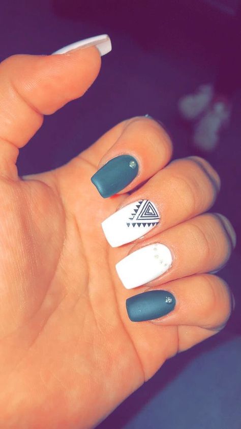 Cute Simple Nails Western, Gel Nail Western Designs, Nails Acrylic Designs Easy, Rustic Acrylic Nails, Tattoos For Top Of Arm, Nail Designs January 2024, Trendy Nails Ideas Coffin, Simple Western Acrylic Nails, Cute Western Nails Simple