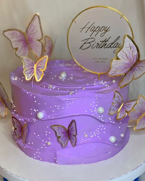 Birthday Cake Floral Design, Purple Birthday Cake With Butterflies, Lavender Cake Designs Birthday, Purple Themed Birthday Cake, Purple And Gold Butterfly Cake, Lilac Butterfly Cake, Butterfly Theme Cake Simple, Purple Butterfly Cake Birthdays, Butterfly Cakes For Girls Birthday