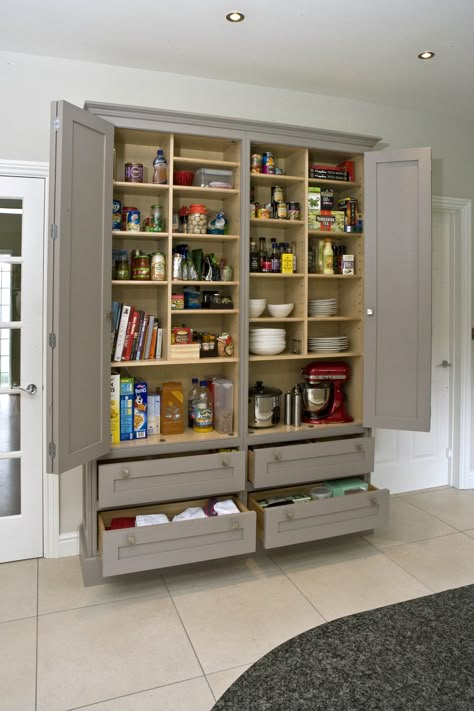 Pantry Organization Ideas Shelves, Small Kitchen Decoration, Small Kitchen Pantry, Kitchen Larder, Bespoke Kitchen Design, Pantry Wall, Diy Pantry, Kitchen Organization Pantry, Kitchen Pantry Design