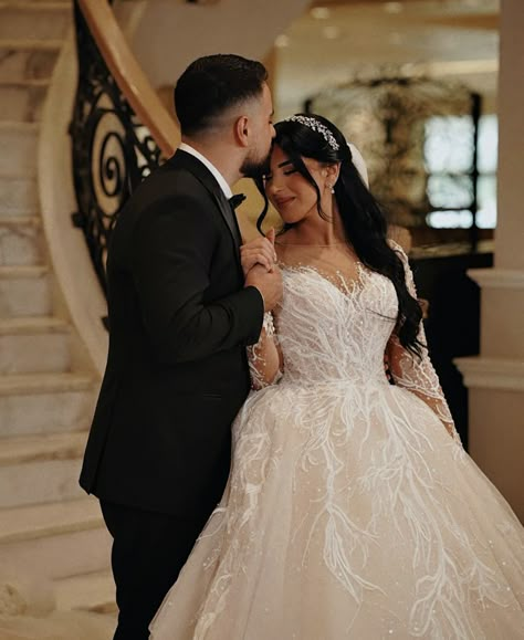 Kurdish Wedding, Wedding Couple Pictures, He Cheated, Bride Dress Simple, Wedding Portrait Poses, Dream Wedding Decorations, Wedding Picture Poses, Fancy Wedding Dresses, Cute Wedding Dress