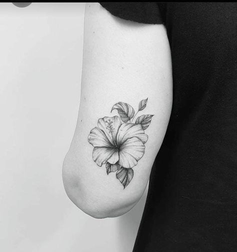 Hawaiian Ohana Tattoo, Single Hibiscus Tattoo, Realistic Hibiscus Tattoo, Fine Line Hibiscus Tattoo, Small Hawaiian Flower Tattoos, Small Hibiscus Flower Tattoos, Hawaiian Hibiscus Tattoo, Small Hibiscus Tattoo, Hawaii Flower Tattoos