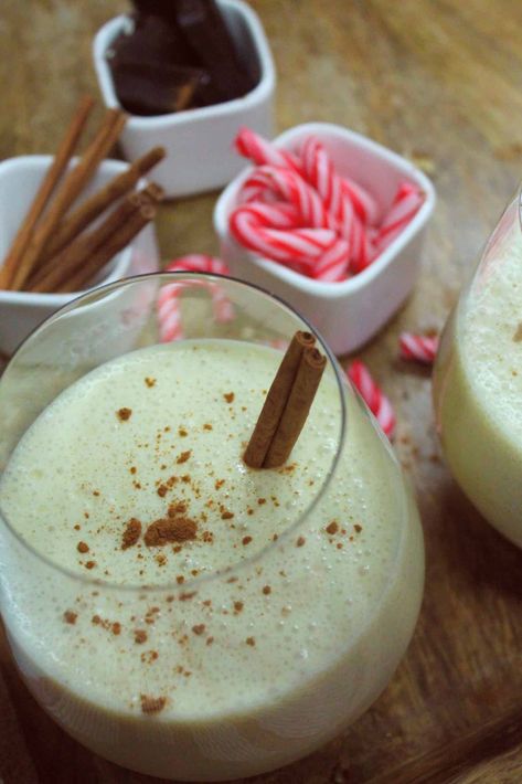 Easy, thick and creamy vegan eggnog recipe. This one is nut free, simple, healthy and best served cold. Homemade and perfectly spiced! A delicious, festive holiday drink for Christmas gatherings. #christmasrecipes #easyveganrecipes #vegan #plantbased #dairyfree #eggnog Vegan Eggnog Recipe, Food Recipes For Breakfast, Easy Vegan Food, Vegan Eggnog, Festive Holiday Drinks, Winter Holiday Recipes, Holiday Beverages, Snacks Dinner, Snacks Kids