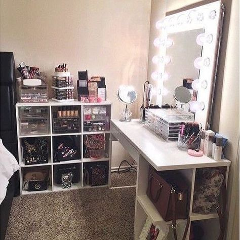 Vanity Ideas Cheap, Cube Storage Makeup, Cube Storage Vanity, Cube Storage Ideas, Beauty Rooms, Vanity Inspiration, Storage Vanity, Makeup Room Decor, Beauty Room Decor