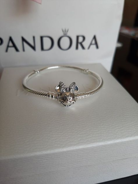 Pandora Mickey Mouse, Pandora Bracelet Charms Ideas, Silver Bracelet Designs, Pandora Bracelet Designs, Hand Chain Bracelet, Preppy Jewelry, Wrist Jewelry, Gold Bride Jewelry, Dog Jewelry