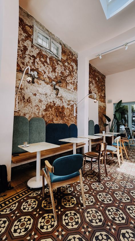 Lebanese Cafe to Visit in Beirut Lebanese Restaurant, Greek Restaurant, Greek Restaurants, House Restaurant, Beirut, Restaurant Design, Traditional House, Lebanon, 21st Century