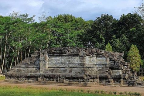 Candi Tegowangi adalah peninggalan Kerajaan Majapahit Bangkok, Travel, Quick Saves, Dortmund