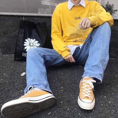 Cute Male Outfits Aesthetic, Male Outfits Aesthetic, Pastel Aesthetic Outfit, Yellow Sweater Outfit, Aesthetic Clothes Men, Boy Outfits Aesthetic, Soft Boy Outfits, Masculine Outfits, Yellow Converse