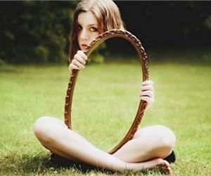 23 Optical Illusions That Will Blow Your Mind Illusion Fotografie, Optical Illusion Photos, Illusion Photography, Illusion Photos, Mirror Photography, Perspective Photography, Fotografi Digital, 사진 촬영 포즈, Creative Photography Techniques