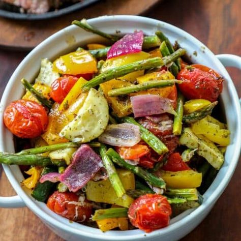 Italian Roasted Vegetables - Bonappeteach Italian Roasted Vegetables, Roasted Vegetables Oven, Italian Roast, Vegetable Recipe, Roasted Vegetable Recipes, Italian Vegetables, Roasted Vegetable, Italian Dinner, Sauteed Vegetables