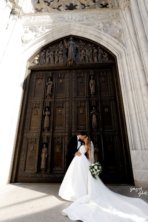 Nyc Wedding Aesthetic, Big Church Wedding, Dream Church Wedding, Catholic Wedding Aesthetic, St Patricks Cathedral Wedding, Plaza Hotel Wedding, Church Wedding Photos, Wedding Day Pictures, Church Wedding Photography