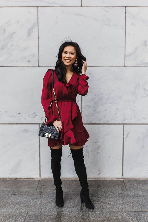 Red Ruffle Dress with over the knee boots and Chanel bag Dress With Over The Knee Boots, Outfit Ideas With Boots, Over The Knee Boot Outfit, Red Ruffle Dress, Knee Boots Outfit, Look Legging, Trendy Christmas Outfits, Boots Women Fashion, Club Outfits