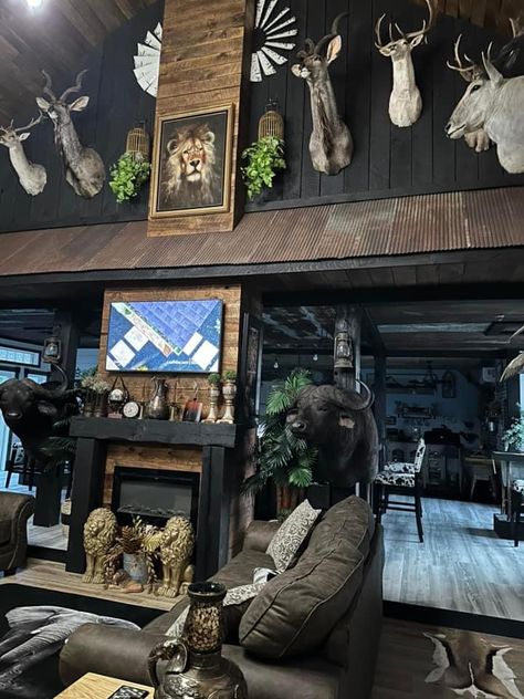 Deer Mount Decor Family Rooms, Hunting Lodge Interiors, Deer Mount Decor, Southern Living Rooms, Deer Mounts, Hunting Room, Trophy Rooms, Building House, Western Vintage