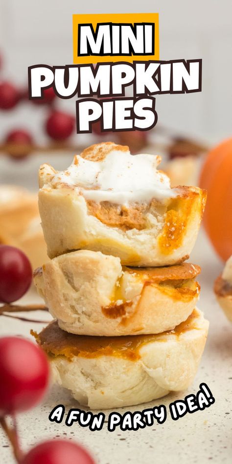 How to make individual pumpkin pies Thanksgiving Recipes Drinks, Start Of The Month, Thanksgiving Pie Recipes, Cozy Afternoon, Mini Pumpkin Pies, Pumpkin Pies, Tiny Treats, Turkey Recipes Thanksgiving, Homemade Pie Crusts