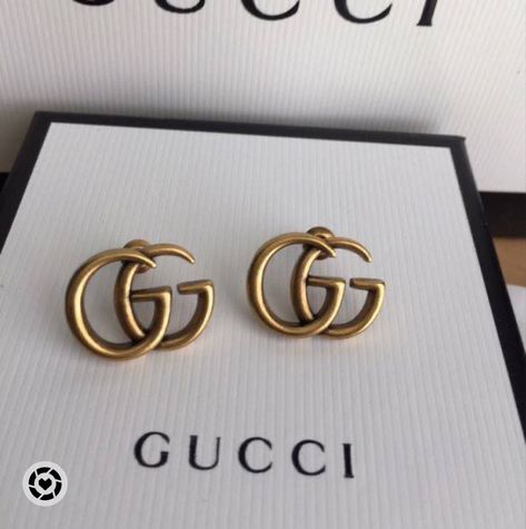 Brands Jewelry, Earrings Outfit, Expensive Jewelry Luxury, Luxe Jewelry, Dope Jewelry, Fancy Bags, Gold Necklace Set, Classy Jewelry, Expensive Jewelry