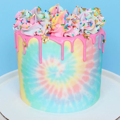 Tye Dye Cake, Tie Dye Cupcakes, Tie Dye Birthday Party, Tie Dye Birthday, 10 Birthday Cake, Daisy Party, Tie Dye Party, Sleepover Birthday Parties, Photo Tag