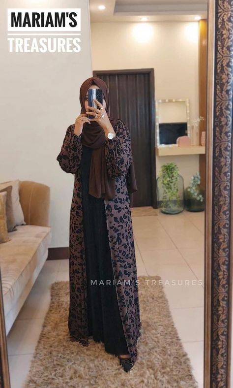 Chiffon Abaya Designs, Ladies Abaya Design, Abaya Burqa New Design, Shrug Abaya, Shrug Burqa Designs, Pakistani Bridal Dresses Online, Abaya For Pregnant Women, Bridal Anarkali Suits, Abaya Designs Latest