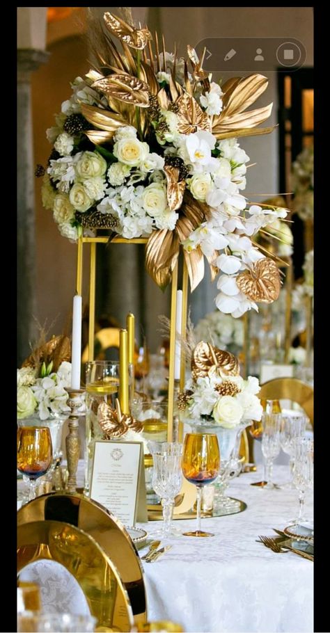 Gold White Centerpieces, Wedding Dinner Table Decorations, Gold And White Wedding, White Wedding Centerpieces, White Floral Arrangements, Anniversary Decoration, Gold Centerpieces, White Centerpiece, Gold Wedding Decorations