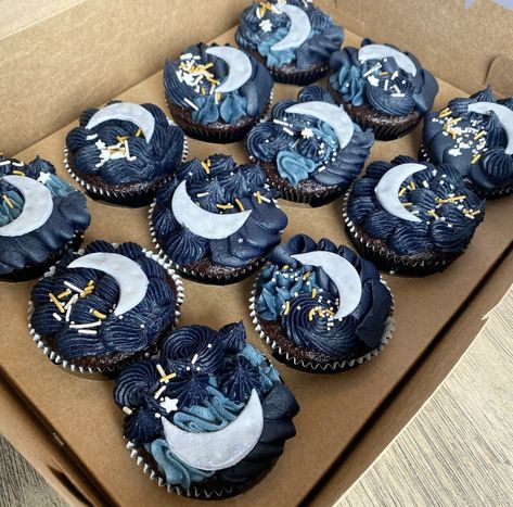 Under The Stars Dessert Table, Night Sky Cupcakes, Starry Night Cupcakes, Midnight Cupcakes, Celestial Cupcakes, Moon Cupcakes, Galaxy Desserts, Planet Cake, Blue Frosting