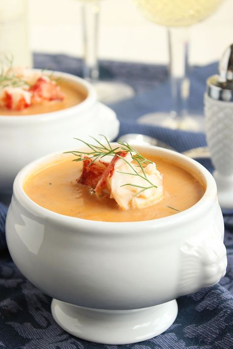 Easy Lobster Bisque | The Suburban Soapbox #lobsterbisque #valentinerecipe #inthealdikitchen Lobster Bisque Recipe, Seafood Bisque, Bisque Recipe, Seafood Stew, Lobster Bisque, Lobster Recipes, Soup And Stew, Soup And Sandwich, Delicious Soup