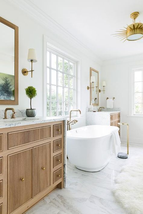 Makeover Kamar Mandi, Bria Hammel, Timeless Bathroom, Decor Videos, Primary Bath, Master Bath Remodel, Home Luxury, Bathroom Trends, Small Bathroom Design