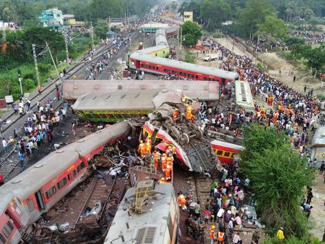 Railway Accidents, Train Crash, Sequence Of Events, Indian Railways, Deep Art, Rail Car, Emergency Service, My Photo Gallery, Countries Of The World