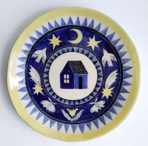 Blue Painted Pottery, Ceramic Drawing, Diy Pottery Painting, Color Me Mine, Handmade Plates, Pottery Crafts, Diy Pottery, Ceramic Tableware, Pottery Designs