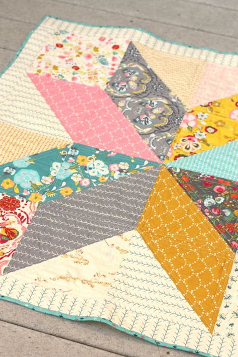 Baby Quilt Tutorials, Projek Menjahit, Big Block Quilts, Lone Star Quilt, Missouri Star Quilt Company, Quick Quilt, Quilt Modernen, Baby Quilt Patterns, Quilt Tutorial