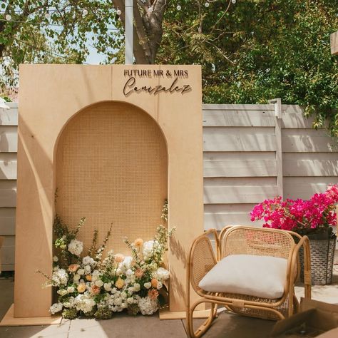 Boho Babes | One of our favorite backdrop duos, our boxed arch paired with our cane backdrop. Such a beautiful and simple piece 🤍 Florals @mpflowerss… | Instagram Cane Backdrop, Floral Styling, Backdrop Decor, Rustic Backdrop, Arch Backdrop, Beauty Event, Wedding Stage Decorations, Party Backdrop, Stage Decorations