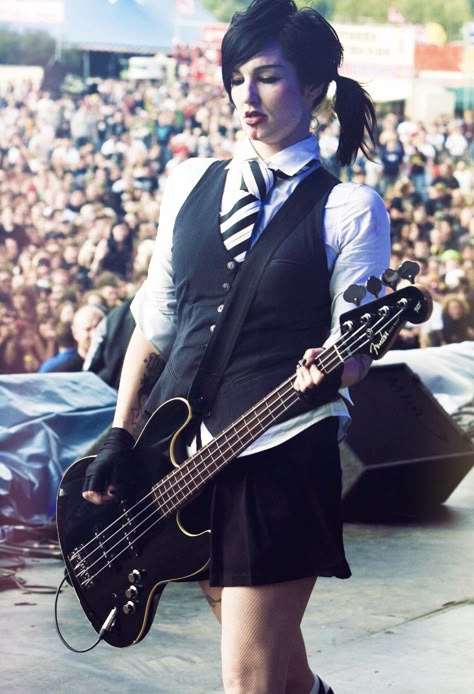 Lyn-Z Way Bass Outfits, Lyn Z, Lindsey Way, Billy Talent, Mindless Self Indulgence, Feel More Confident, Love U So Much, Punk Girl, Pose Reference Photo