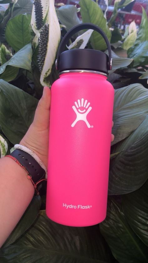 Hydroflask Aesthetic Pink, Hospital Bag Aesthetic, Hospital Bag For C Section, Minimalist Hospital Bag, Hospital Bag For Dad, Cute Hydroflask, Aesthetic Hydroflask, Aesthetic Hospital, C Section Hospital Bag