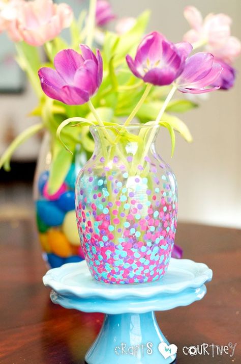 Make a Statement With Pebble Ombre Vase Painting Dollar Tree Vases, Vase Painting, Old Vases, Purple Paint, Painted Vases, Home Flowers, Jar Crafts, Craft Activities For Kids, Spring Crafts