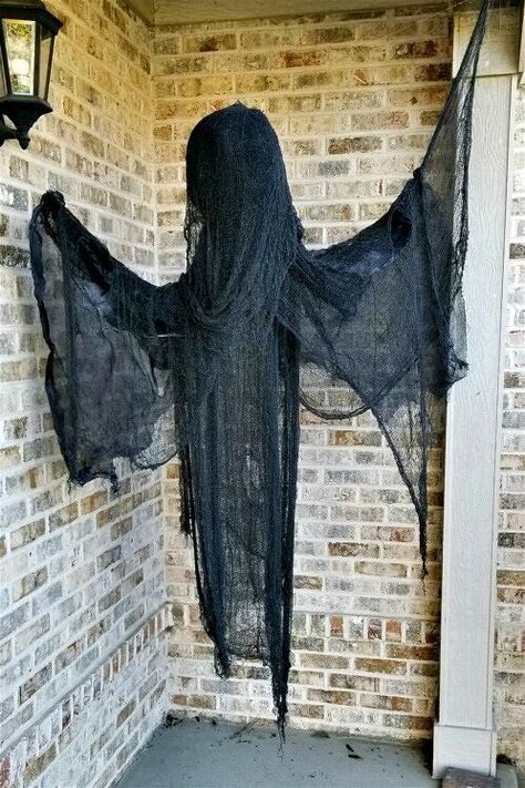 Hogwarts Decorations, Diy Halloween House Decorations, Halloween Porch Lights, Halloween House Party Decorations, Harry Potter Halloween Decorations, Pfp Halloween, Halloween Tattoo Ideas, Halloween Outfit Ideas, Harry Potter Party Decorations