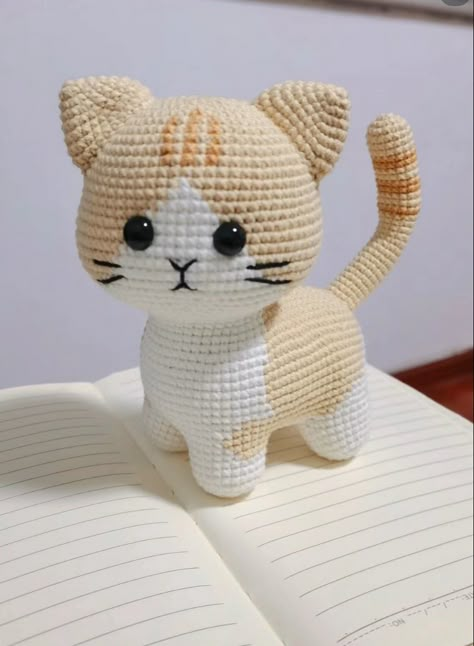 Crochet Animals Free Patterns Cat, Stuffy Pattern, Crochet Stuffy, Crochet Cat Toys, Crochet Cat Pattern, Cat Amigurumi, Crochet Animals Free Patterns, Crochet Animal Patterns, Fun Crochet Projects