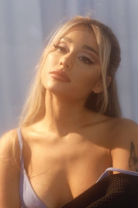 Ariana Grande Positions, Ariana Grande Makeup, Looks Kylie Jenner, Ariana Grande Album, Ariana Grande Cute, Ariana Grande Wallpaper, Ariana Grande Photoshoot, Ariana Grande Photos, Ariana Grande Pictures