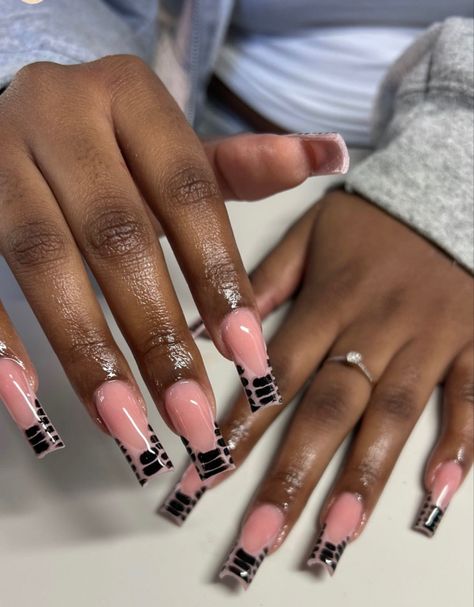 Croc Nails Black Croc Print French Tip Nails, Croc Print Duck Nails, Croc Print French Tip Nails Short, Black Croc Nails Acrylic, Black And White Croc Nails, Croc Nails Short, Croc Design Nails, Croc Print Acrylic Nails, Short Croc Nails