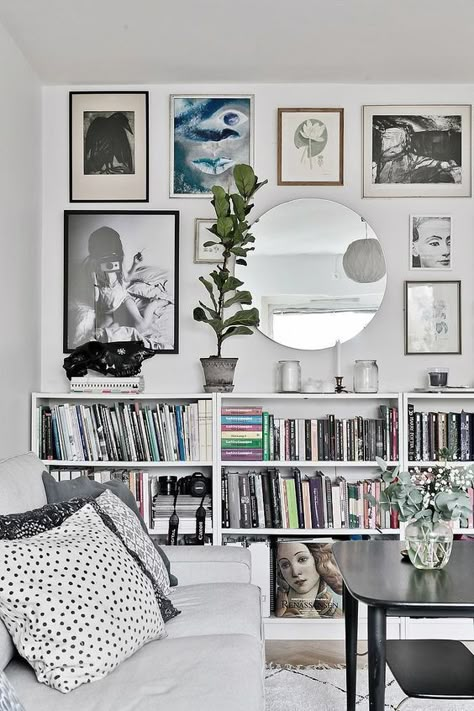 Ikea Billy Bookcase White, Ikea Wall Decor, Ikea Billy, Ideas Hogar, Small Living Room Decor, Eclectic Living Room, Trendy Living Rooms, Living Room Mirrors, Design Studios