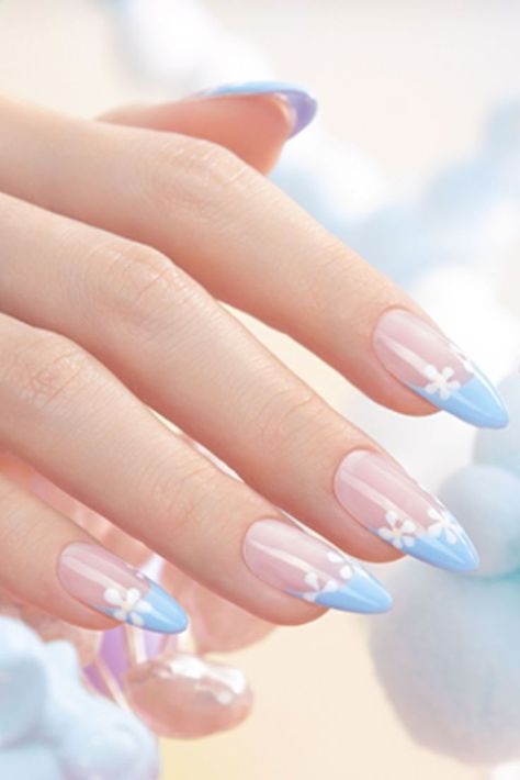 April Nails Ideas French Tips, Short Nails Gel French, Nails Gel French Tip, French Tip With Flower Design, Nails Gel French, Gel French Tip, Simple Prom Nails, Short Nails Gel, Gel French Tips