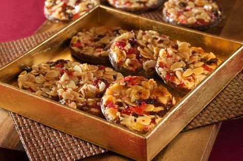 Florentines Easy Florentines Recipe, Florentine Cookies Recipe, Florentine Cookies, Florentines Recipe, Glace Cherries, Valentine Cake, Chocolate Coating, Biscuit Cookies, Delicious Chocolate