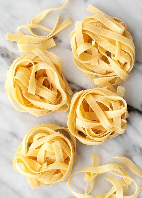 Healthy Spring Dinner, Egg Noodles Recipe, Tagliatelle Recipe, Cashew Cream Sauce, Egg Noodle Recipes, Tagliatelle Pasta, Homemade Egg Noodles, Homemade Pasta Recipe, Spring Veggies